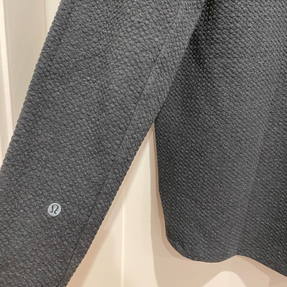 Men’s Lululemon Dark Gray Hooded Pullover - Picture 5 of 5